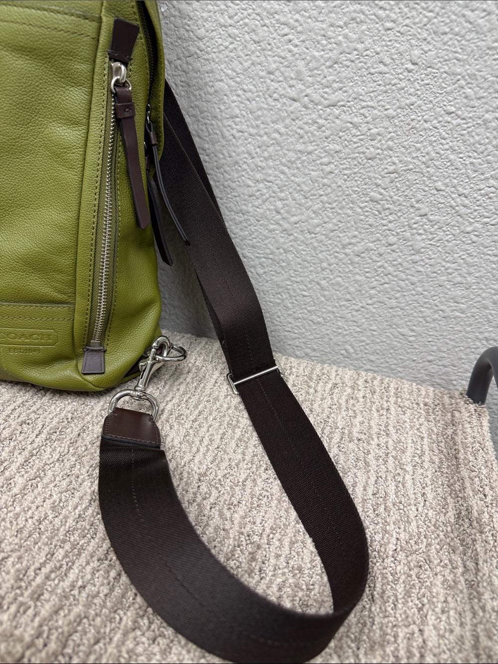 Coach Thompson Green Pebbled Leather Crossbody Sling with Brown Strap - Picture 2 of 13